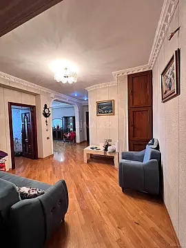 Satılır 2 otaqlı mənzil 86 m²