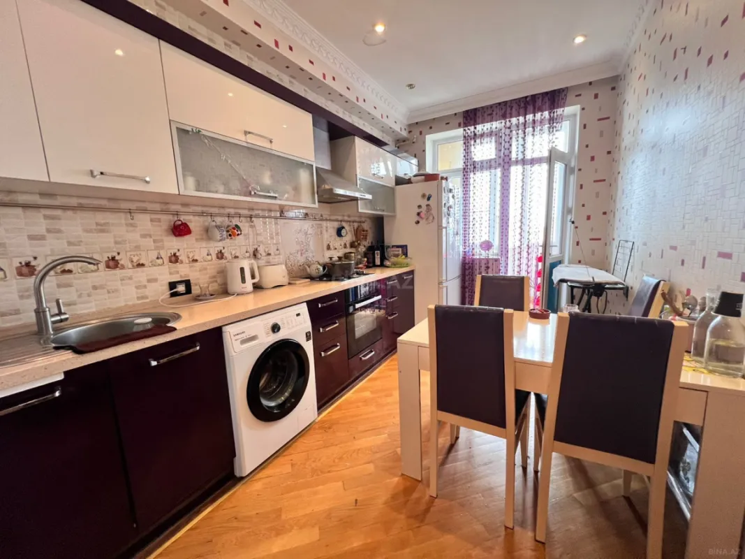 Satılır 2 otaqlı mənzil 86 m²