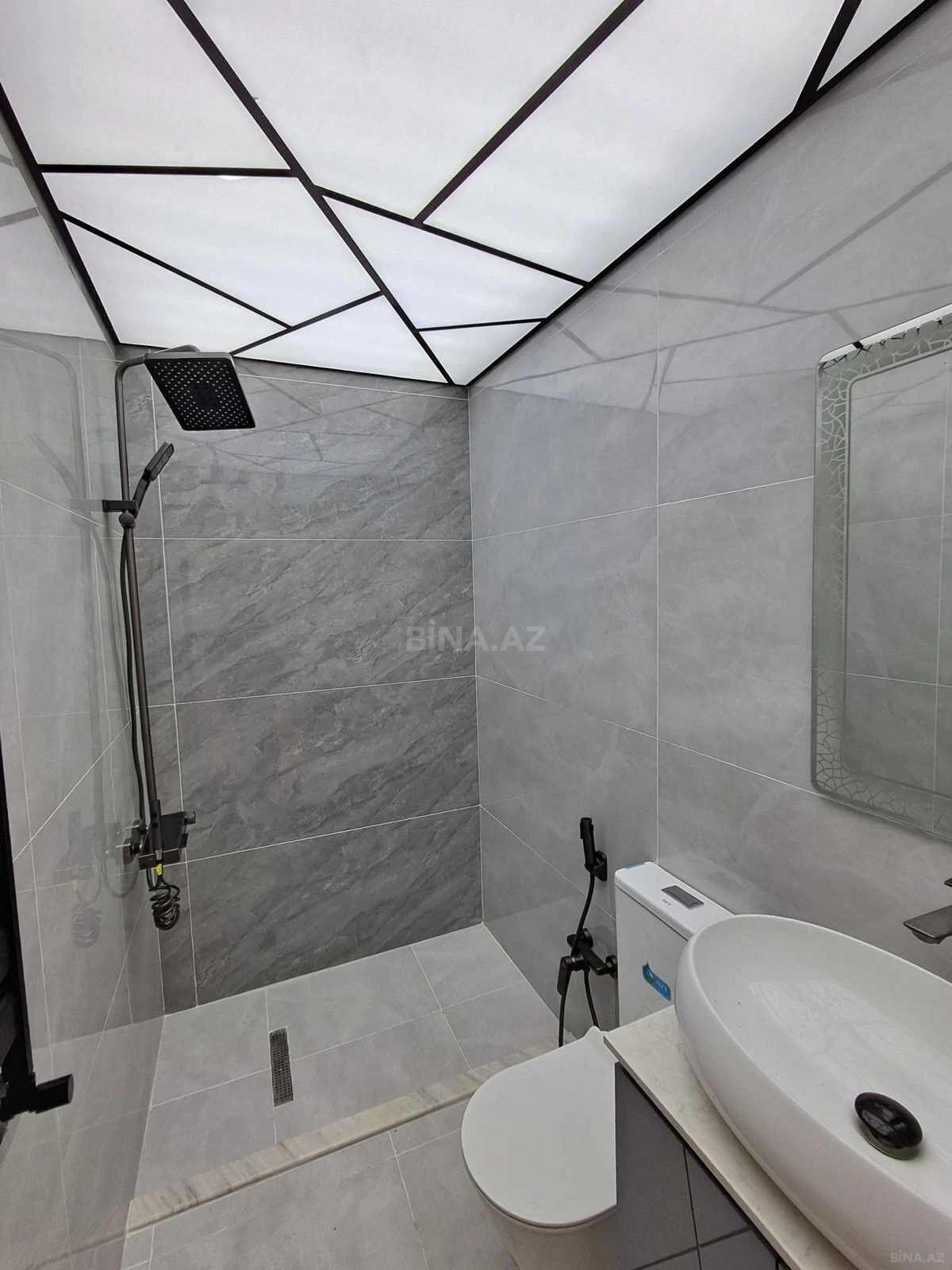 Satılır 3 otaqlı mənzil 96 m²