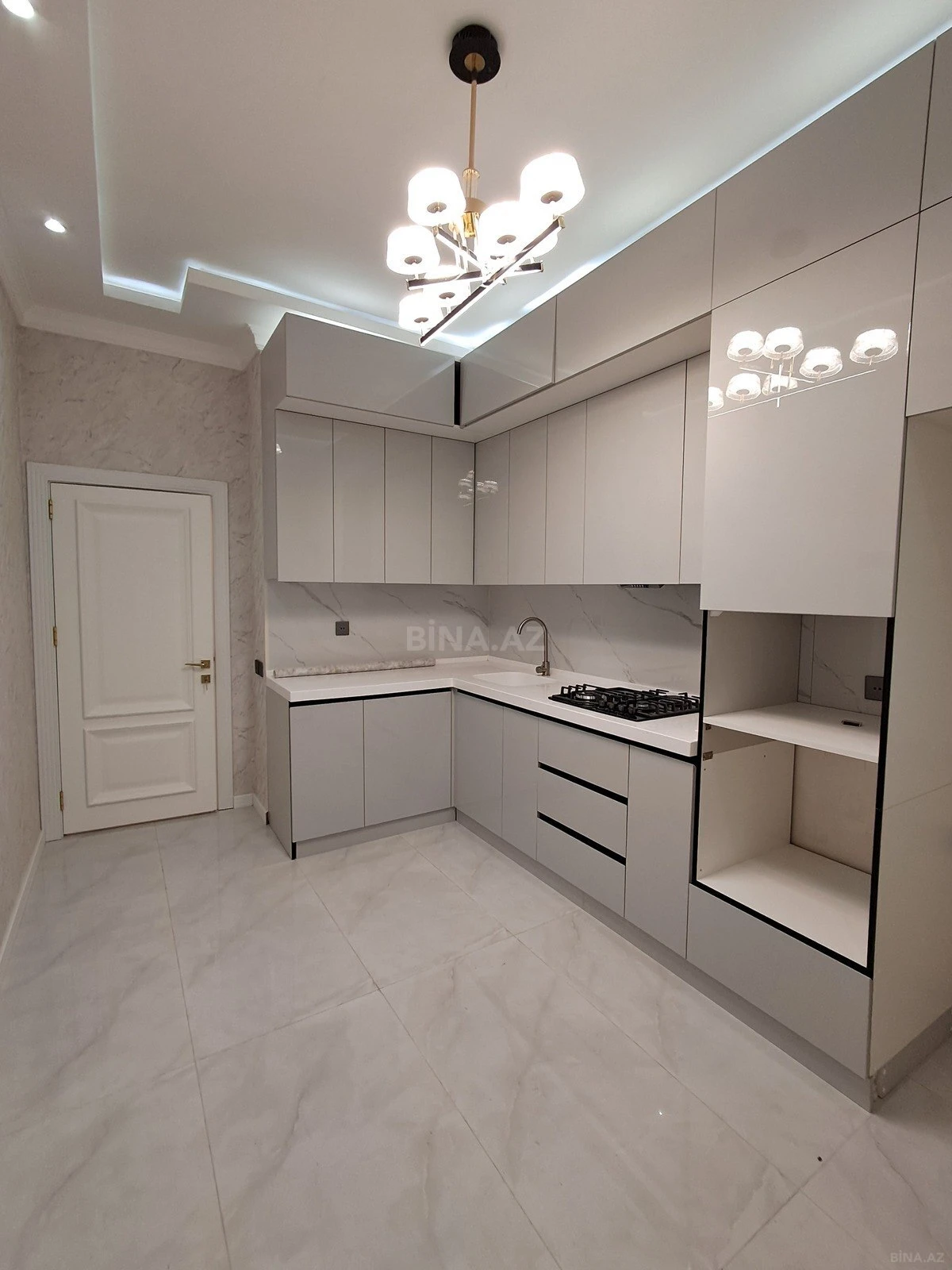 Satılır 3 otaqlı mənzil 96 m²