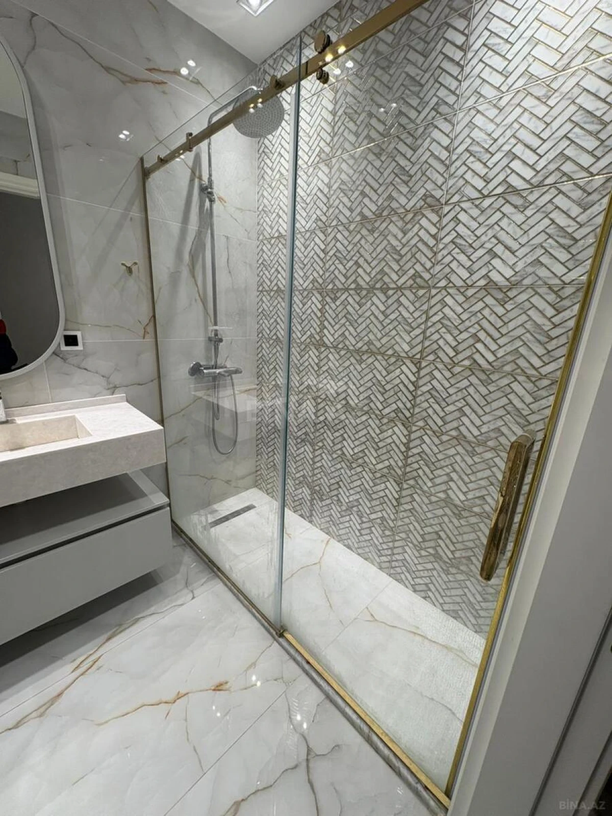 Kirayə verilir 3 otaqlı mənzil 110 m²