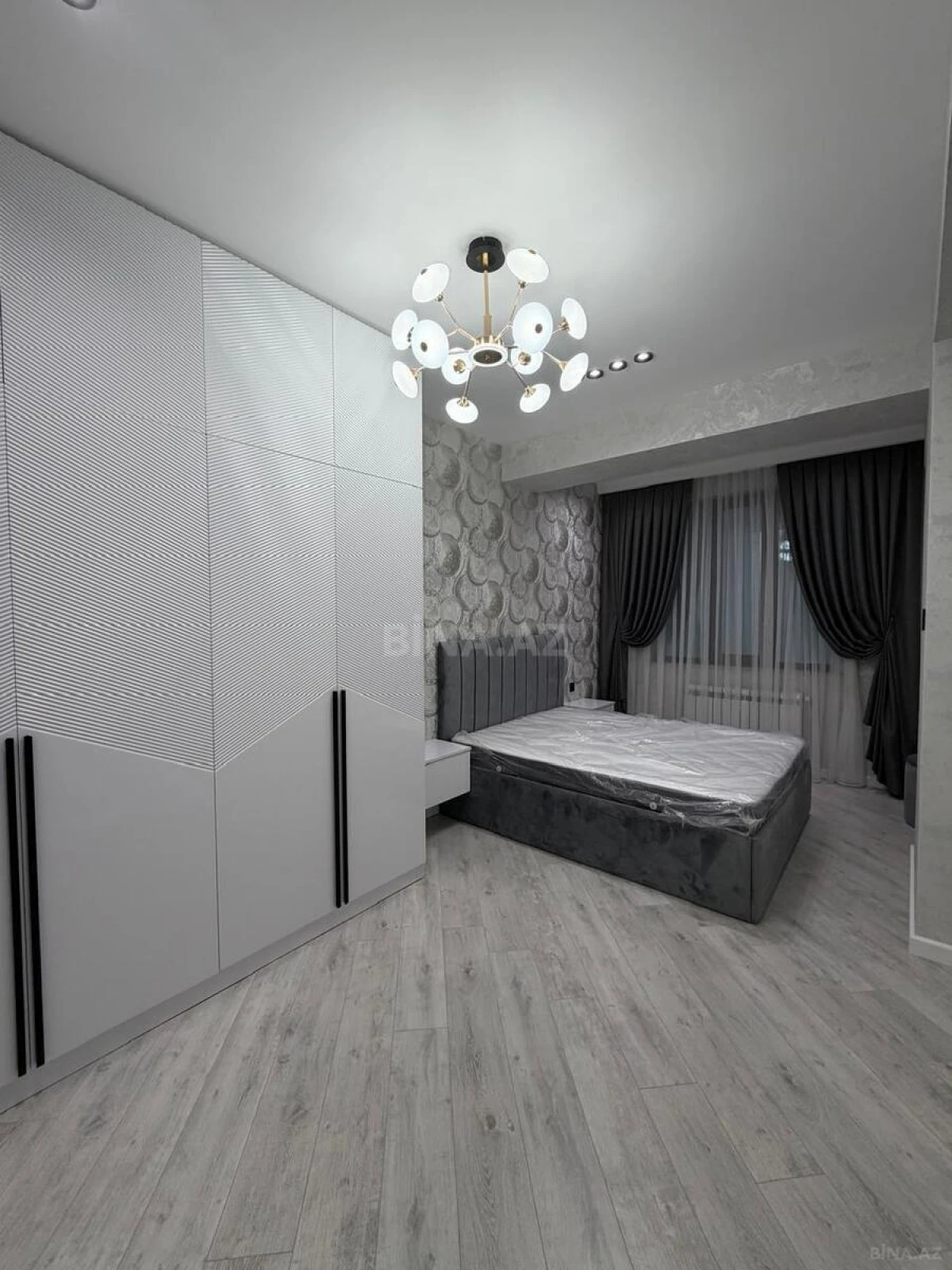 Satılır 3 otaqlı mənzil 108 m²