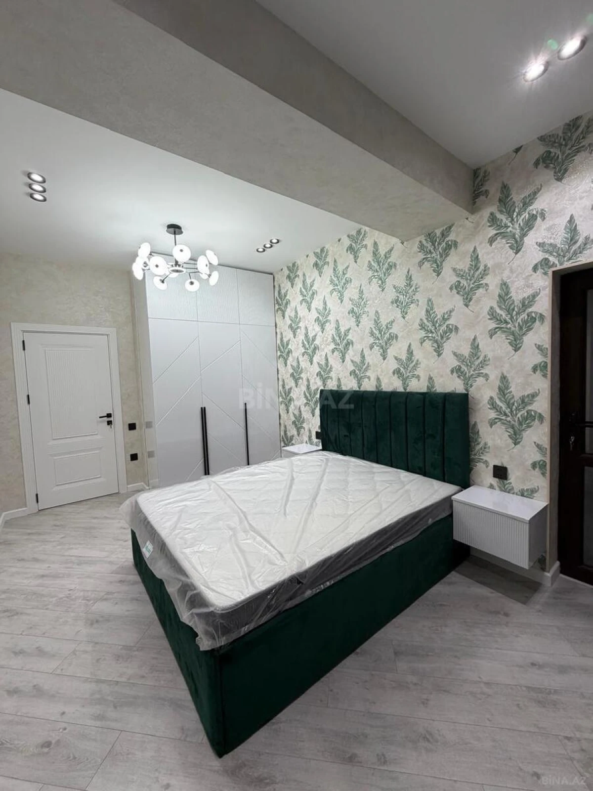 Satılır 3 otaqlı mənzil 108 m²