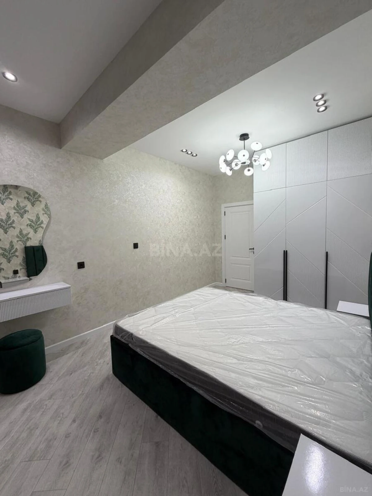 Satılır 3 otaqlı mənzil 108 m²