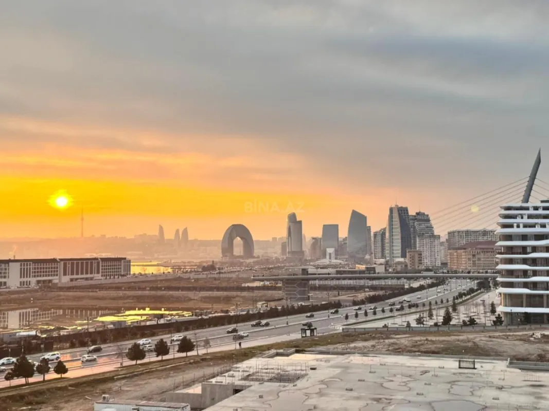 Satılır 5 otaqlı mənzil 185 m²