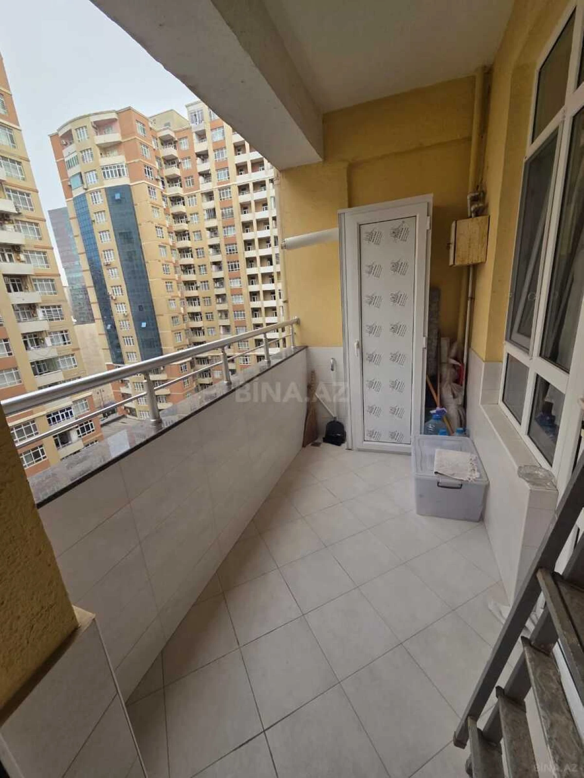 Kirayə verilir 2 otaqlı mənzil 110 m²