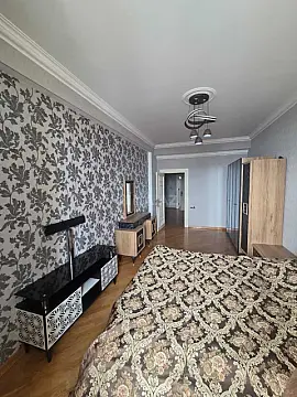 Kirayə verilir 2 otaqlı mənzil 110 m²