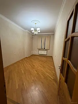 Satılır 4 otaqlı mənzil 175 m²