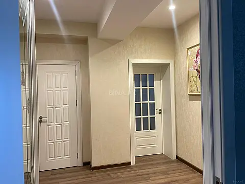 Satılır 2 otaqlı mənzil 82 m²