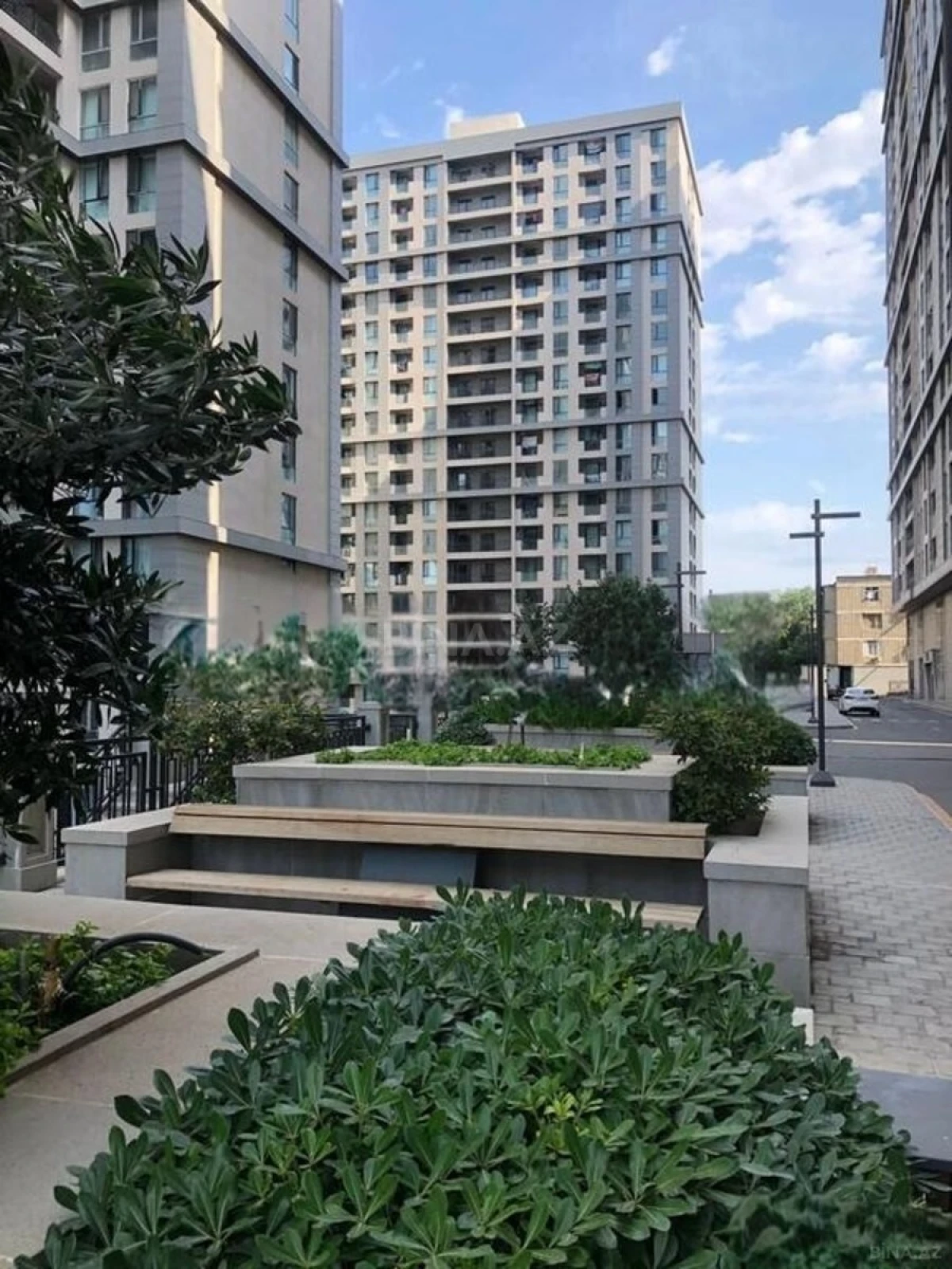 Satılır 2 otaqlı mənzil 82 m²
