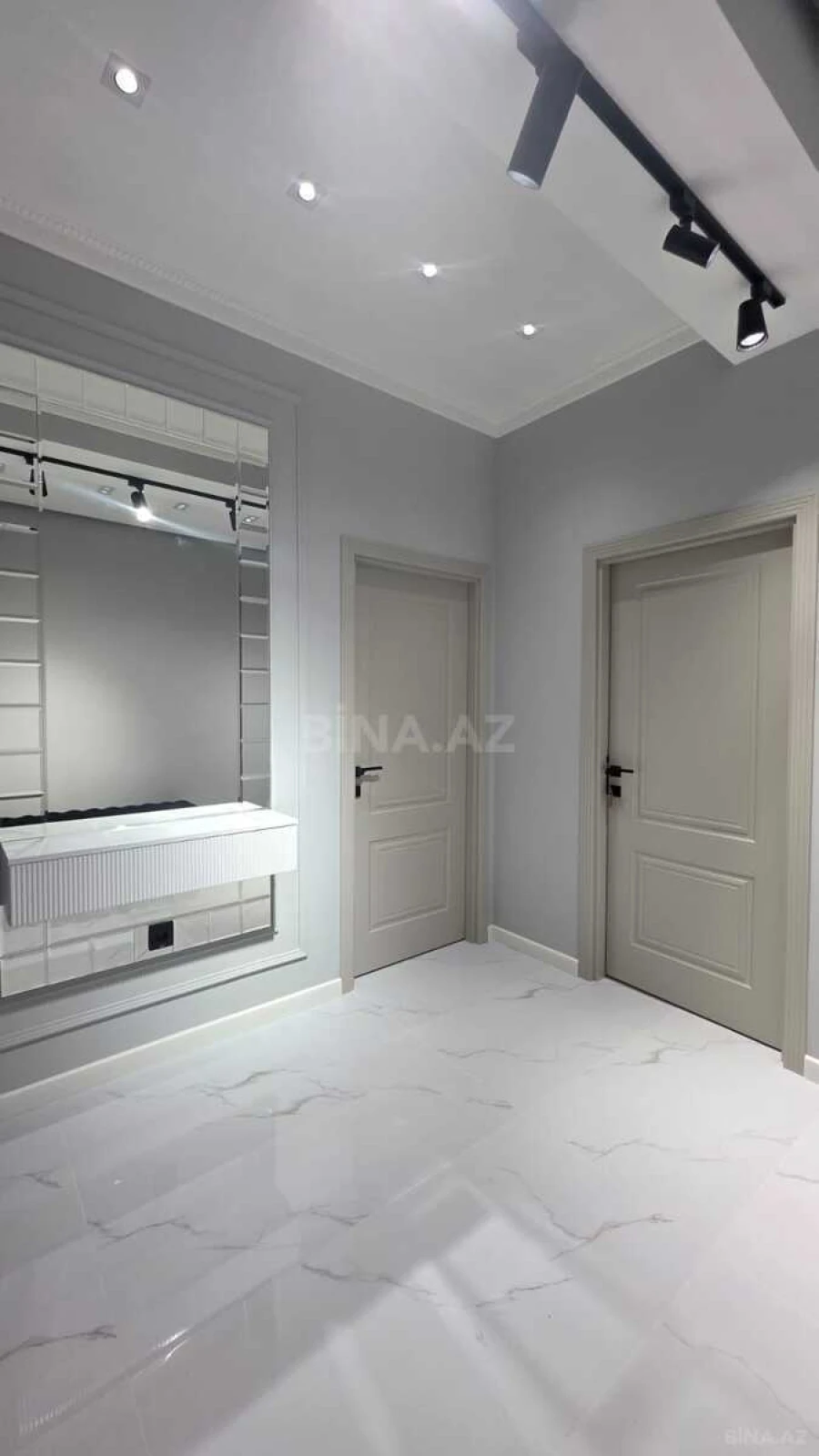 Satılır 3 otaqlı mənzil 95 m²