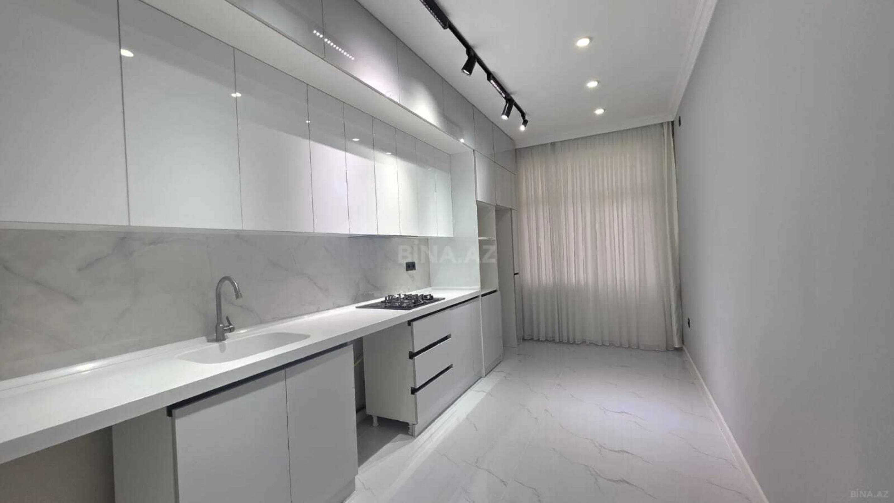 Satılır 3 otaqlı mənzil 95 m²