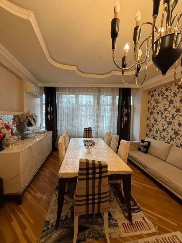 Satılır 3 otaqlı mənzil 145 m²