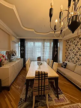 Satılır 3 otaqlı mənzil 145 m²