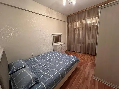 Kirayə verilir 2 otaqlı mənzil 55 m²
