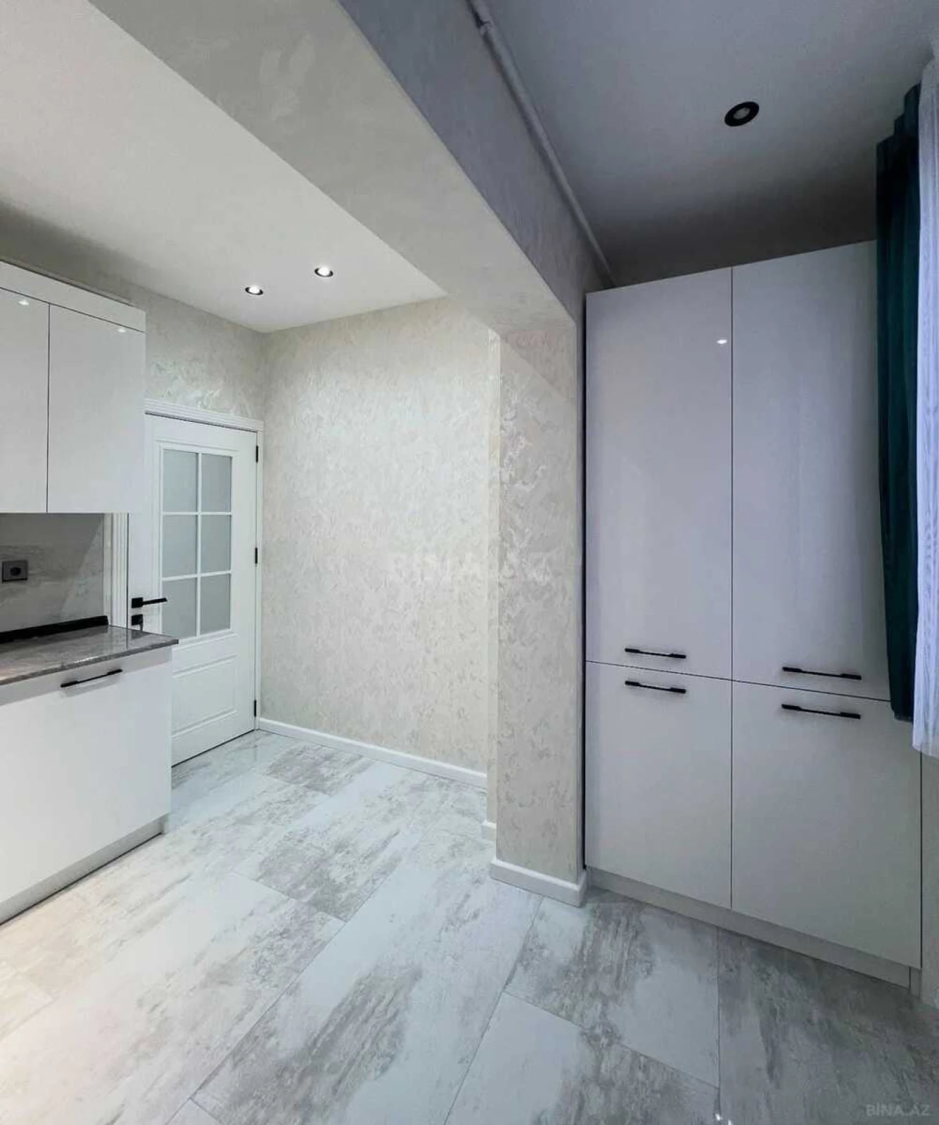 Satılır 2 otaqlı mənzil 65 m²