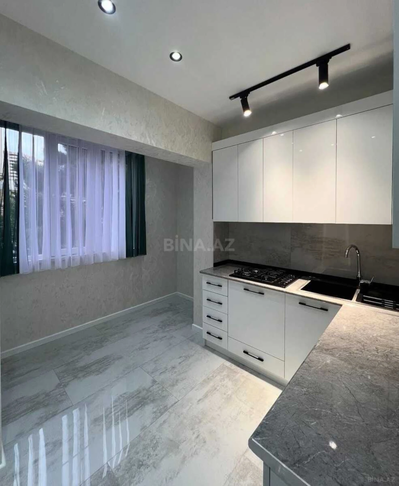 Satılır 2 otaqlı mənzil 65 m²