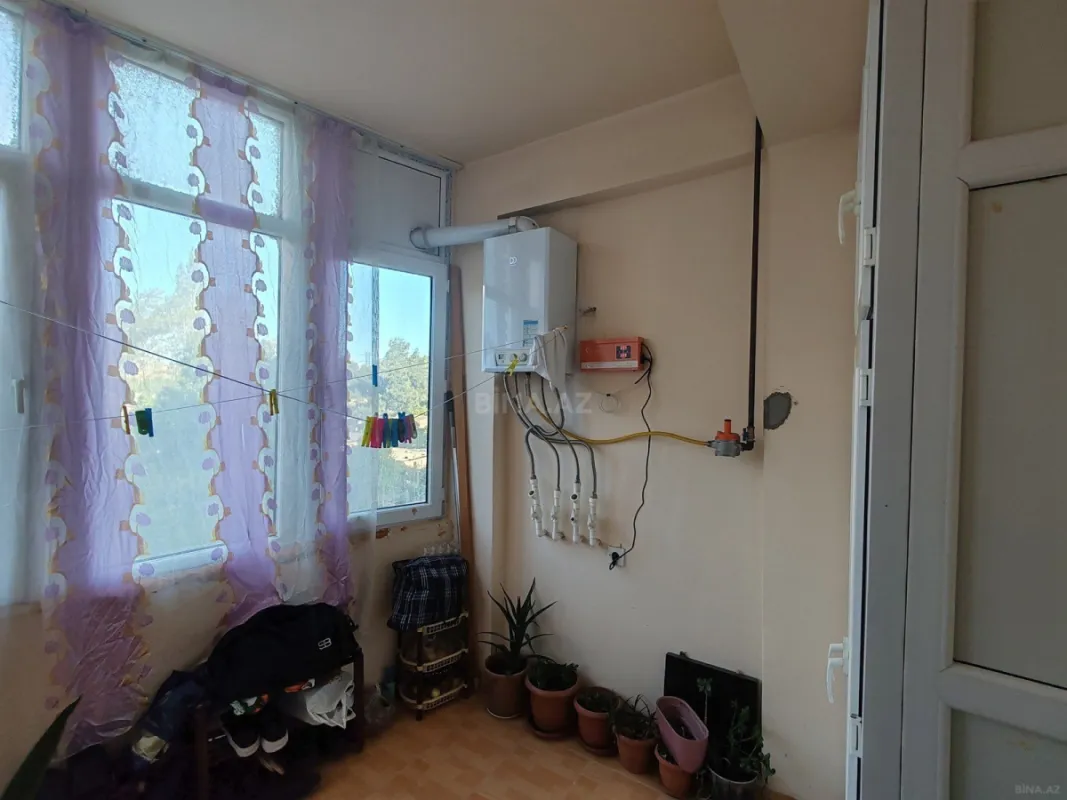 Satılır 2 otaqlı mənzil 93 m²