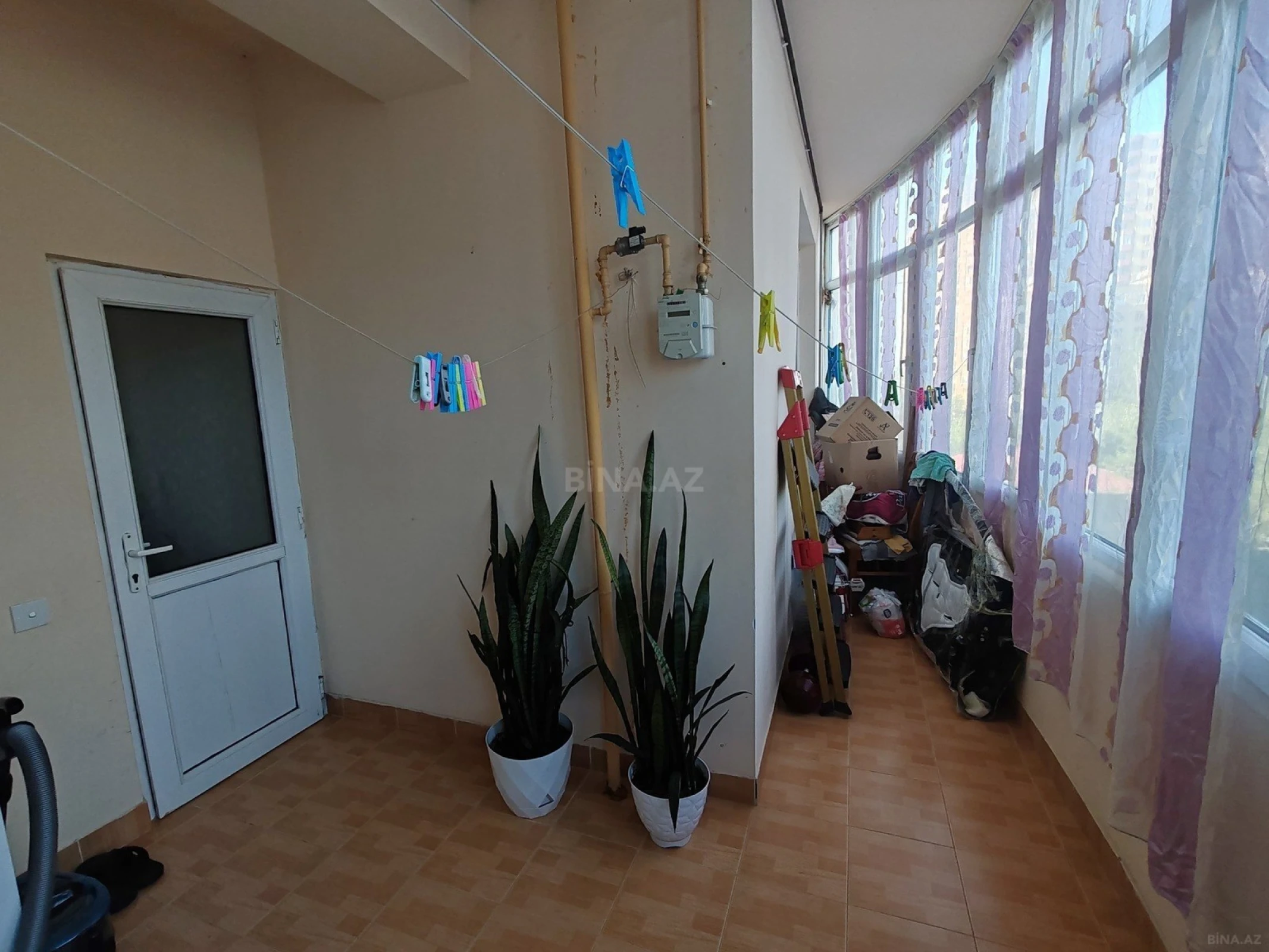 Satılır 2 otaqlı mənzil 93 m²