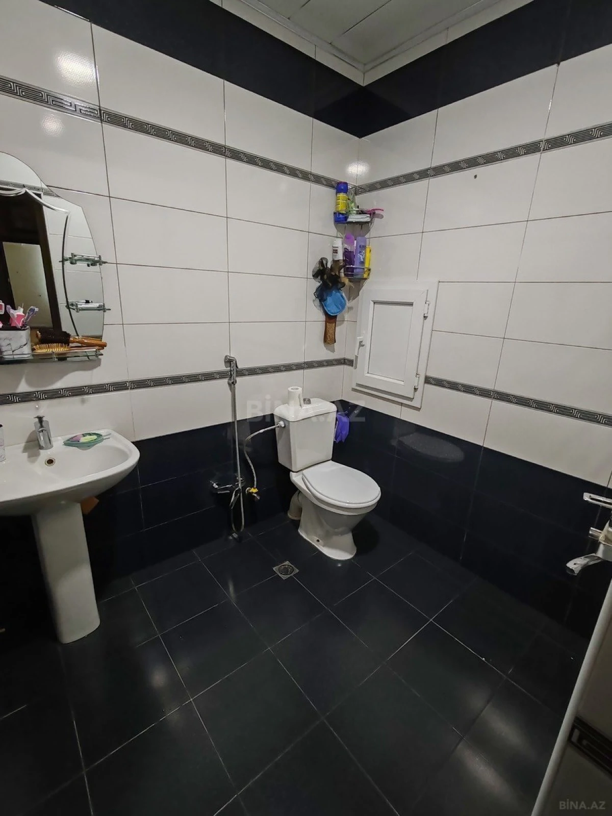 Satılır 2 otaqlı mənzil 93 m²