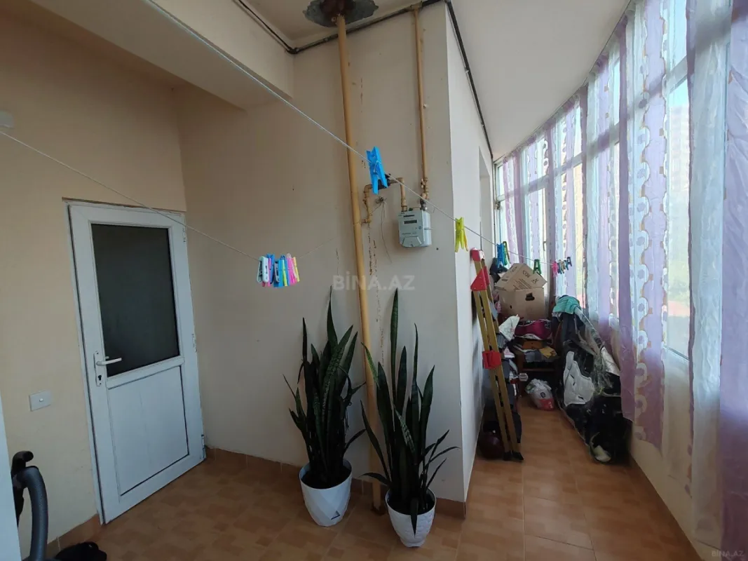 Satılır 2 otaqlı mənzil 93 m²
