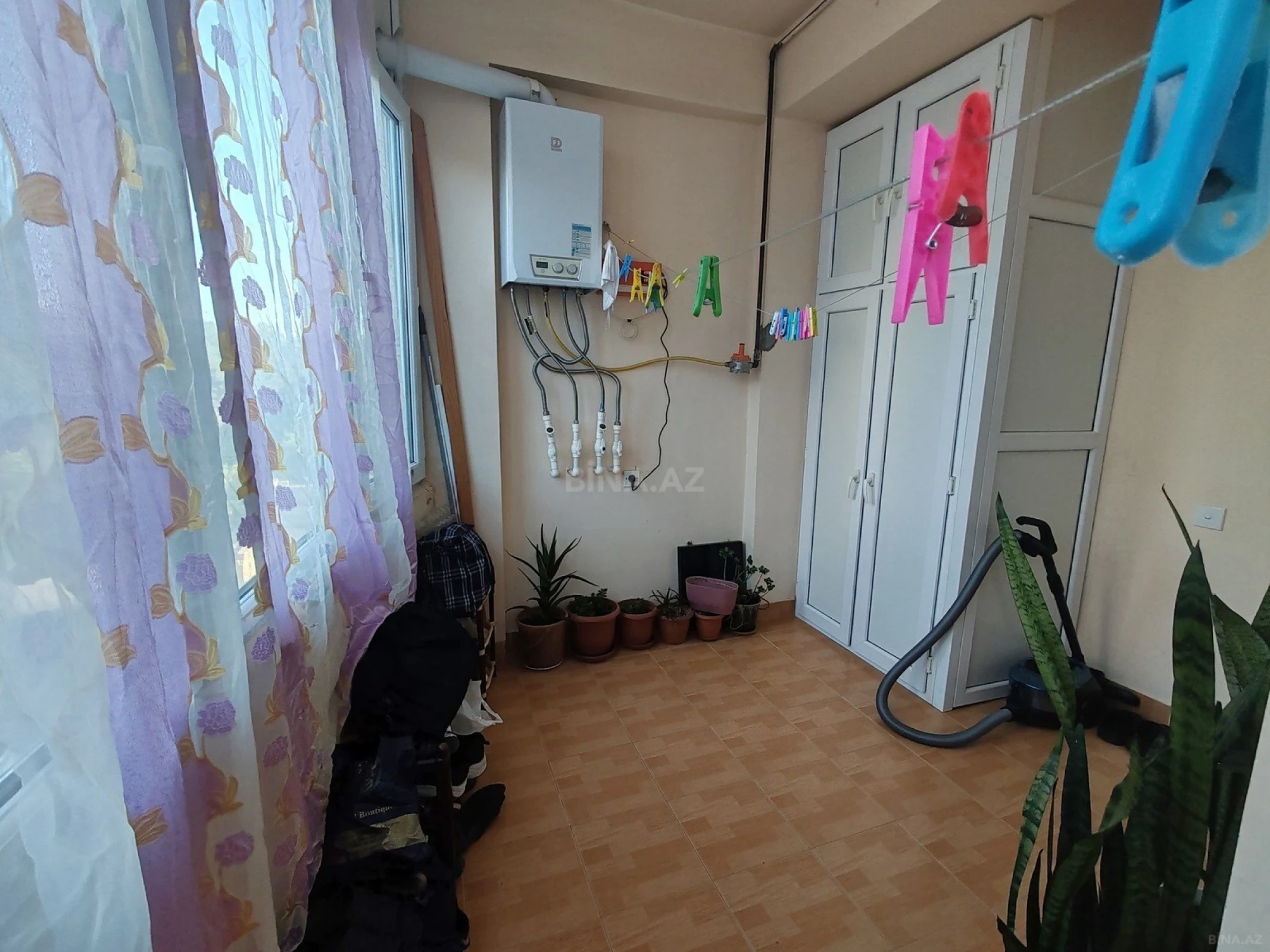 Satılır 2 otaqlı mənzil 93 m²
