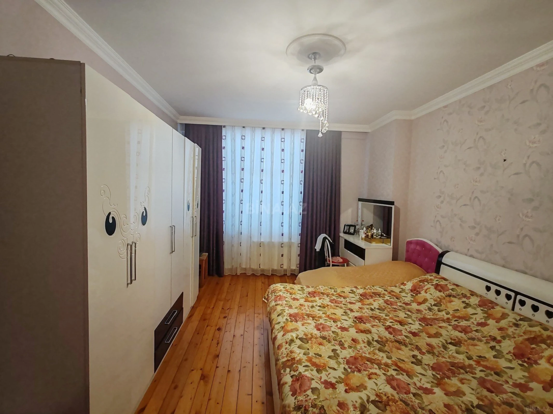 Satılır 2 otaqlı mənzil 93 m²