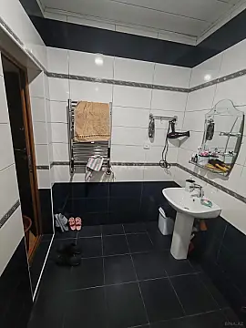 Satılır 2 otaqlı mənzil 93 m²