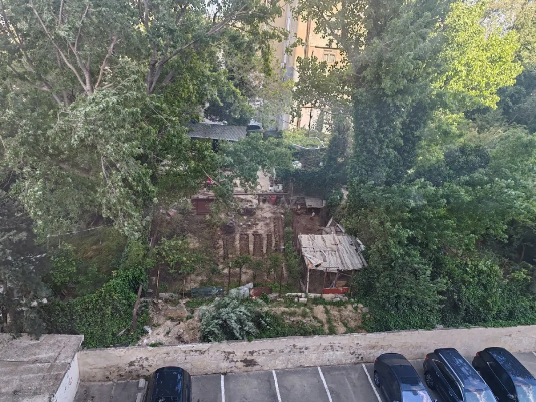 Satılır 2 otaqlı mənzil 93 m²