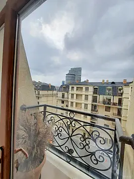 Kirayə verilir 4 otaqlı mənzil 160 m²