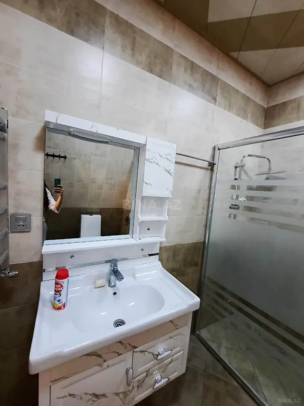 Kirayə verilir 4 otaqlı mənzil 160 m²