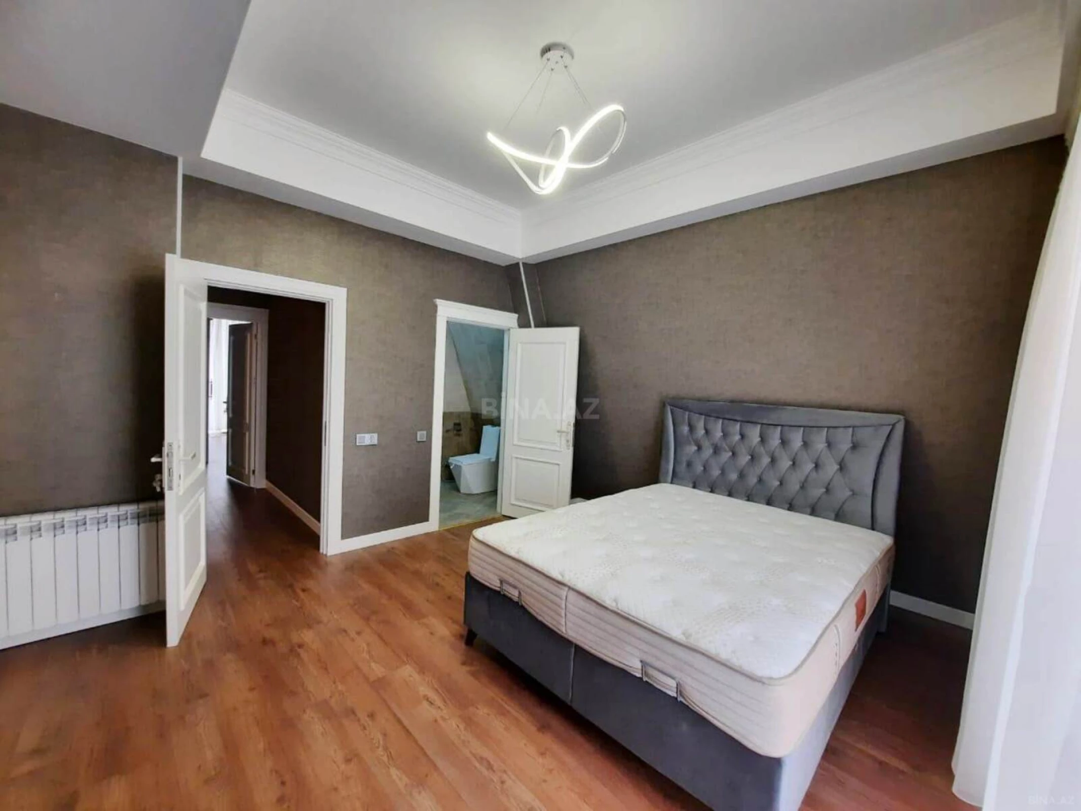 Kirayə verilir 4 otaqlı mənzil 160 m²