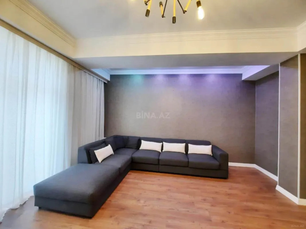 Kirayə verilir 4 otaqlı mənzil 160 m²