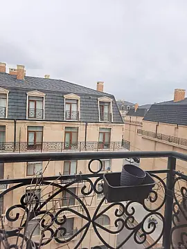 Kirayə verilir 4 otaqlı mənzil 160 m²