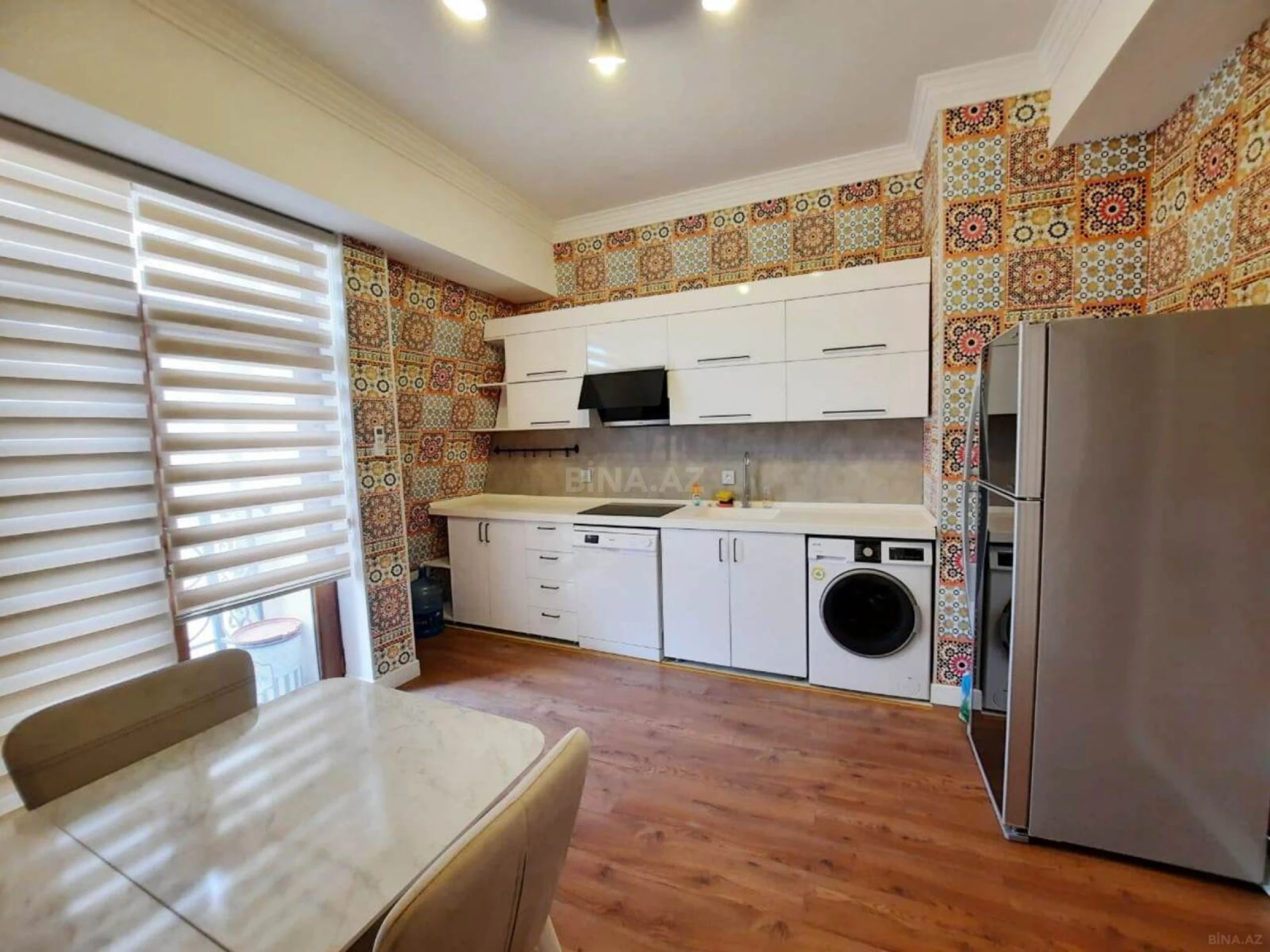 Kirayə verilir 4 otaqlı mənzil 160 m²