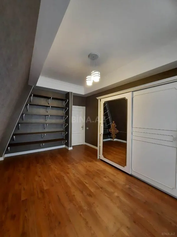 Kirayə verilir 4 otaqlı mənzil 160 m²