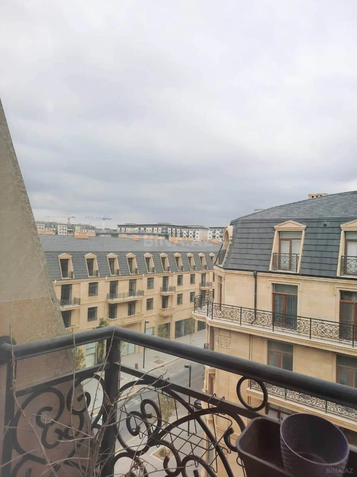 Kirayə verilir 4 otaqlı mənzil 160 m²