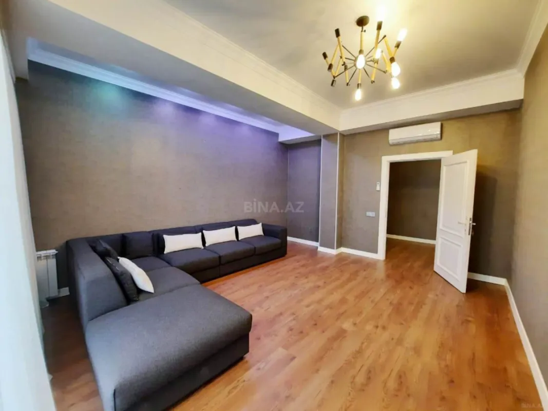 Kirayə verilir 4 otaqlı mənzil 160 m²
