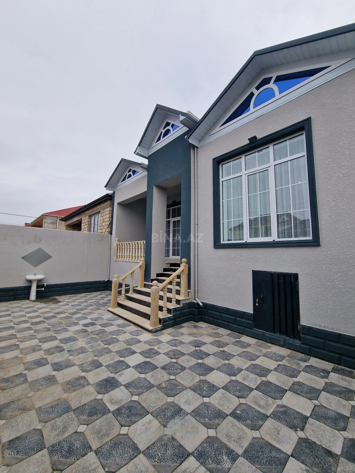 Satılır 4 otaqlı həyət evi 122 m²