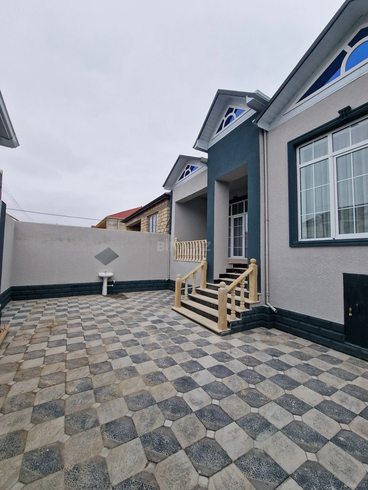 Satılır 4 otaqlı həyət evi 122 m²