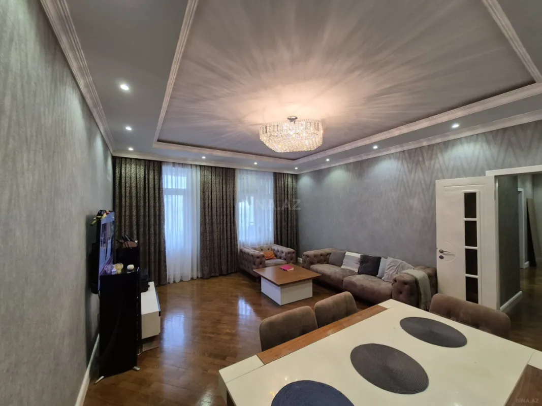 Satılır 3 otaqlı mənzil 140 m²