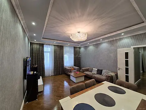 Satılır 3 otaqlı mənzil 140 m²