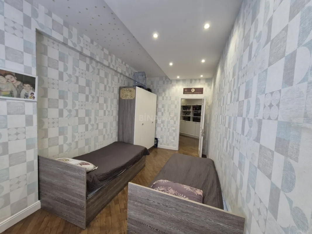Satılır 3 otaqlı mənzil 140 m²