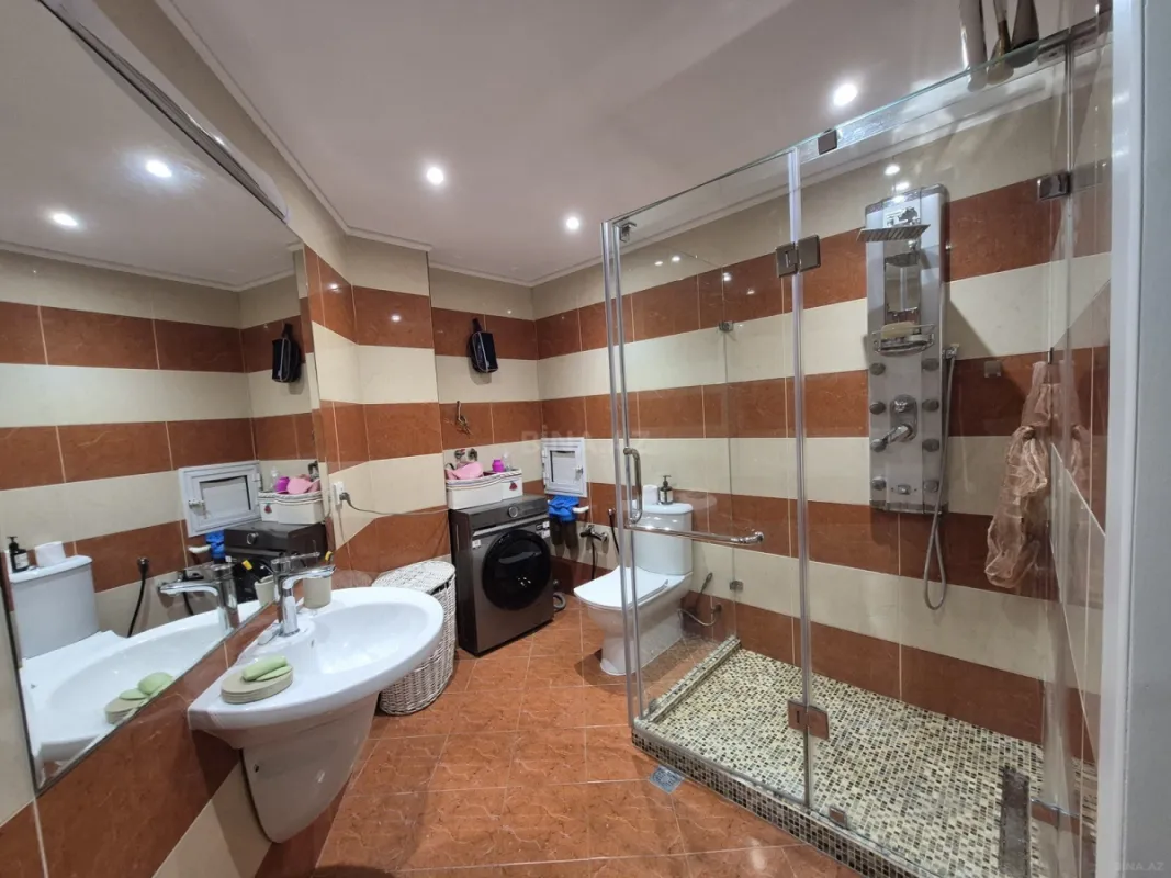 Satılır 3 otaqlı mənzil 140 m²