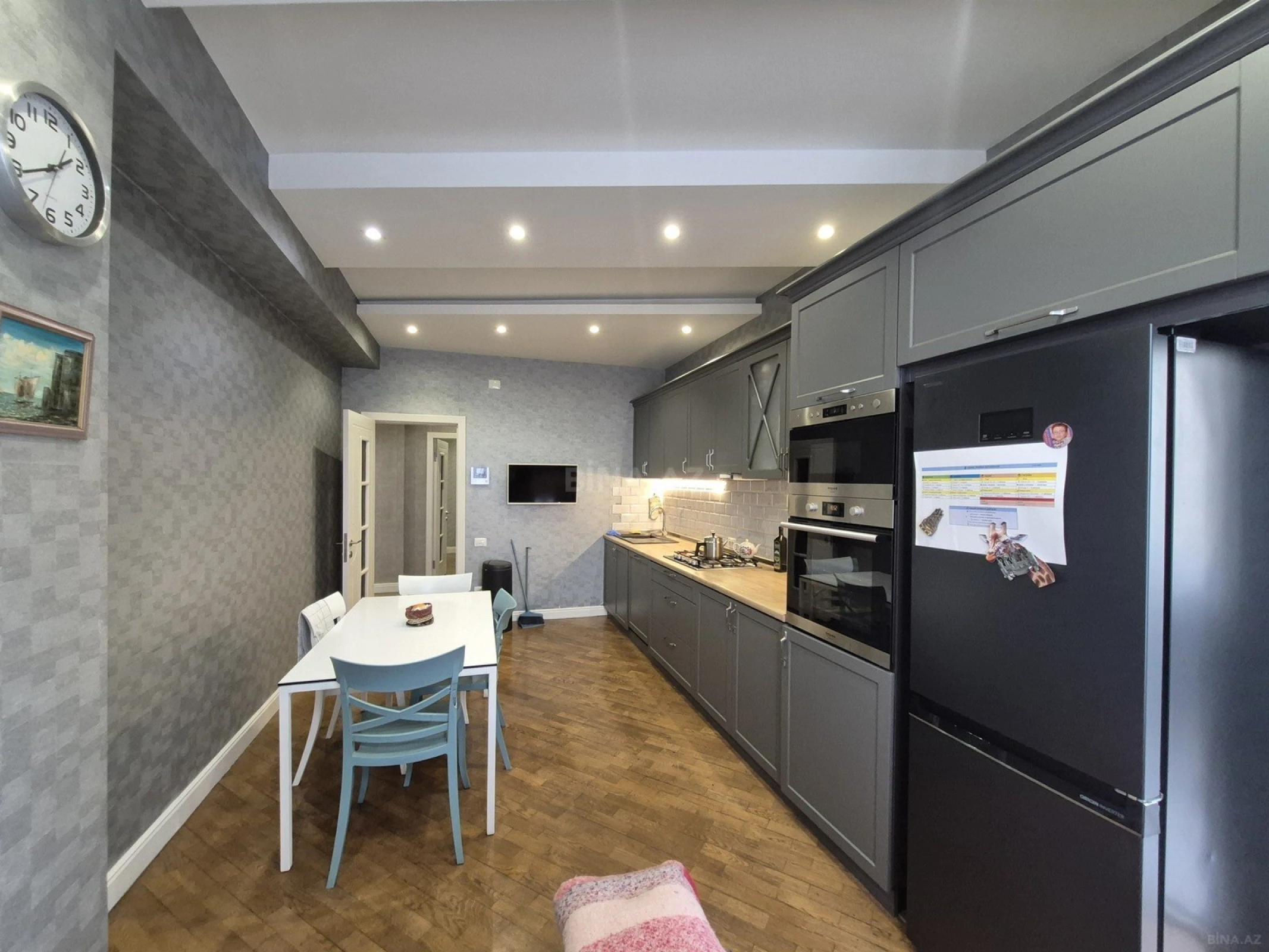 Satılır 3 otaqlı mənzil 140 m²