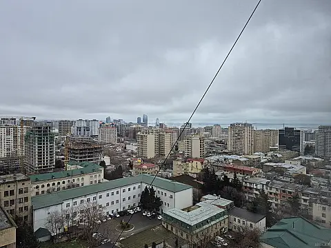 Satılır 3 otaqlı mənzil 140 m²