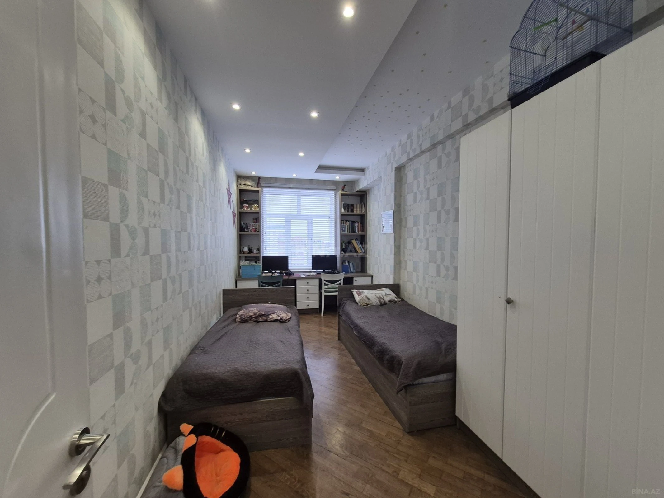 Satılır 3 otaqlı mənzil 140 m²