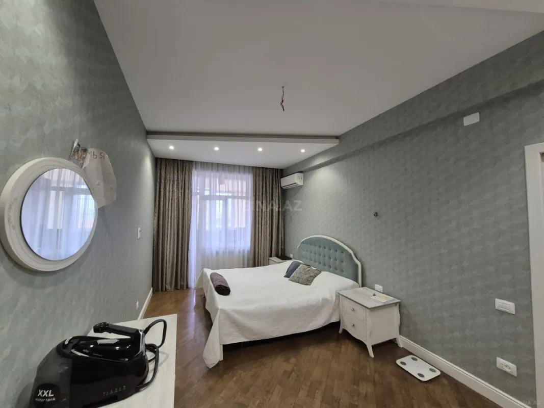Satılır 3 otaqlı mənzil 140 m²