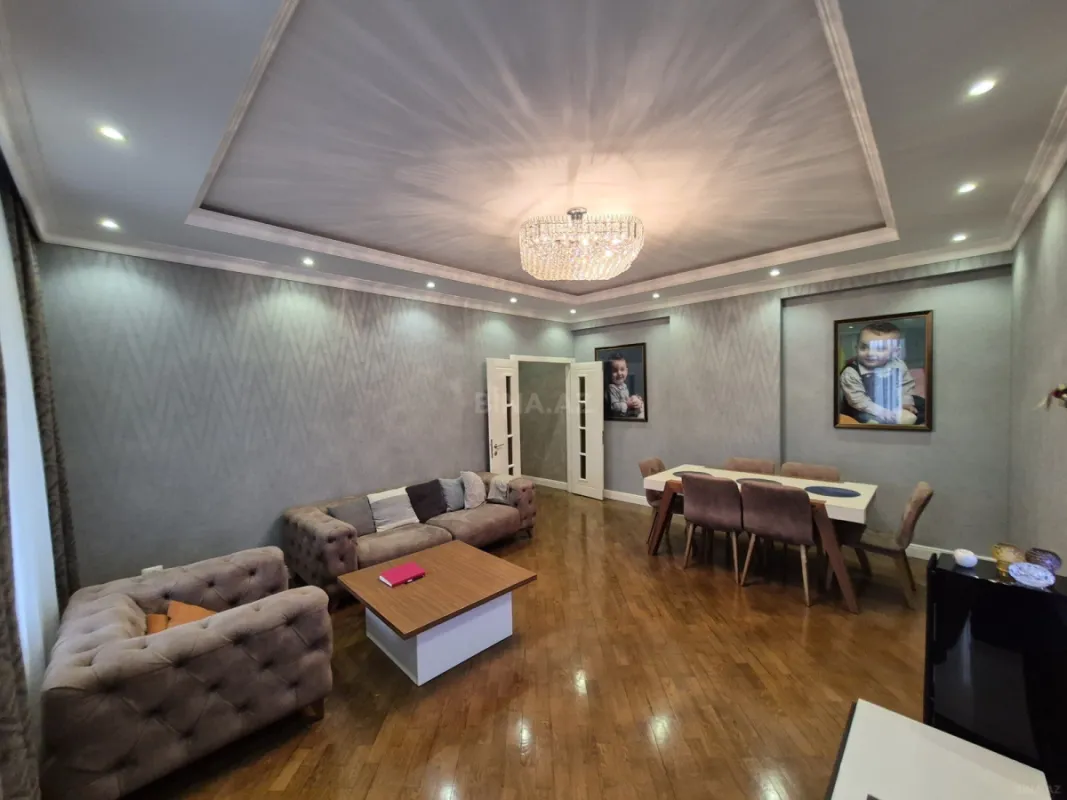Satılır 3 otaqlı mənzil 140 m²