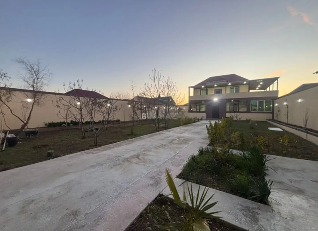Satılır 6 otaqlı həyət evi 230 m²